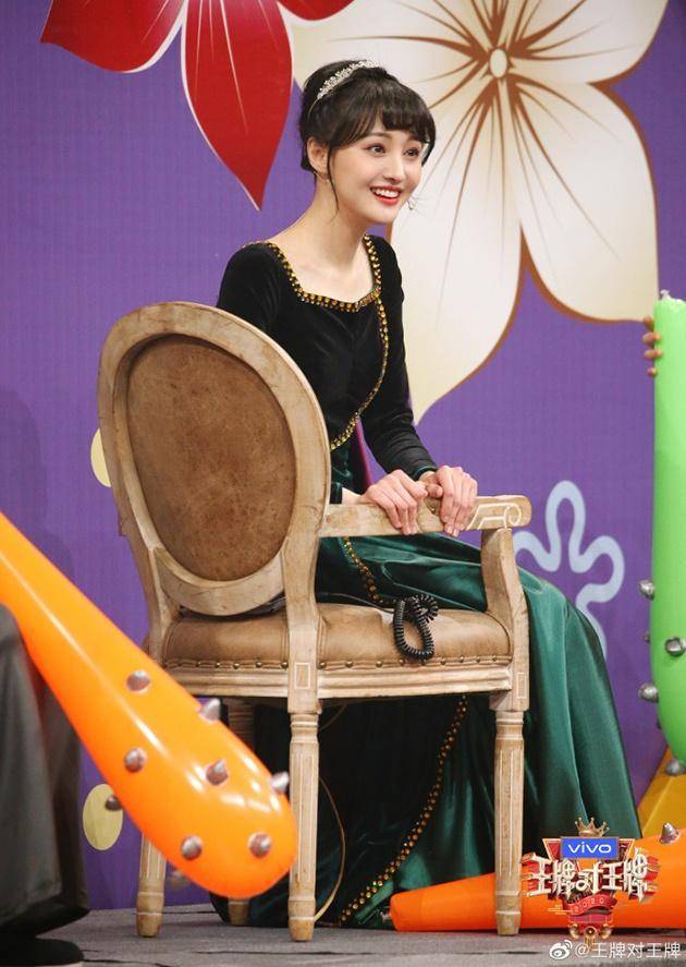 关晓彤杨超越cos姜子牙哪吒 踢馆迪士尼公主风_造型_刘海_自然