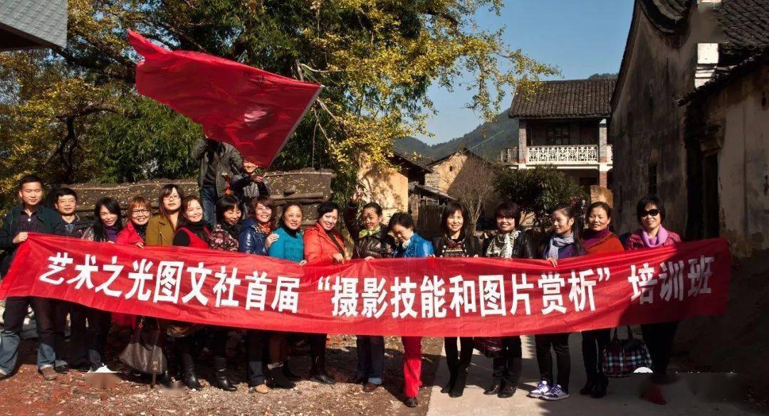 雙牌大河江村:陽明山腳的太極圖_古道而_古村_院落