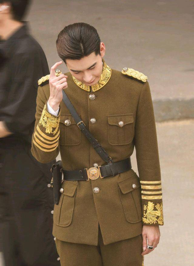 陈星旭军阀装气质太吸引人了_演技_少年_民国