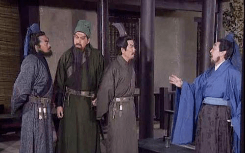 “司马”水镜先生为什么只给刘备推荐诸葛亮和庞统，而不推荐司马懿？