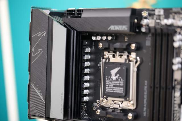就是这么顶，超豪华供电，技嘉小雕X670 AORUS ELITE AX主板评测体验
