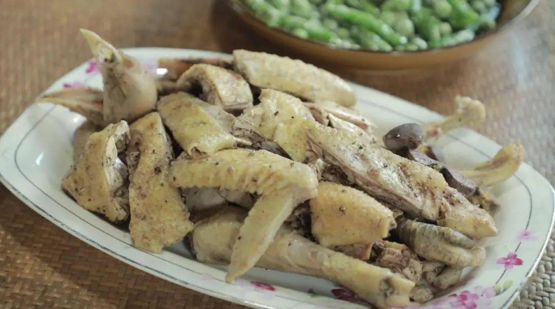 【贴秋膘】吃"鸡"在澜沧(一)——草果鸡_澜沧县_少数民族_佐料