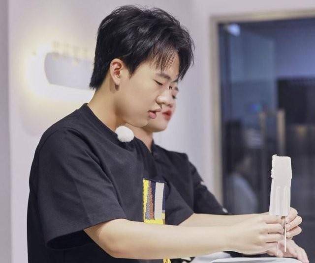 郭麒麟放弃成为大ip?拒绝《奔跑吧》和《密室》,背后有何目的?