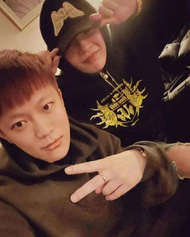 红花会!小白谈弹壳pgone贝贝!如今他们是这种关系!