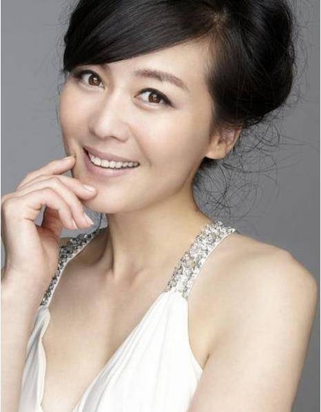 李琳24岁获视后,一婚嫁京圈名导,二婚嫁体操冠军,现状如何_王小列_的