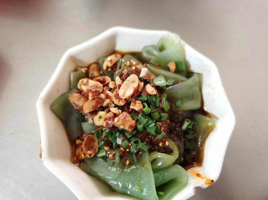 587 | 在德阳吃绿色的梓潼片粉,我可真行_梓潼县_酱汁_der