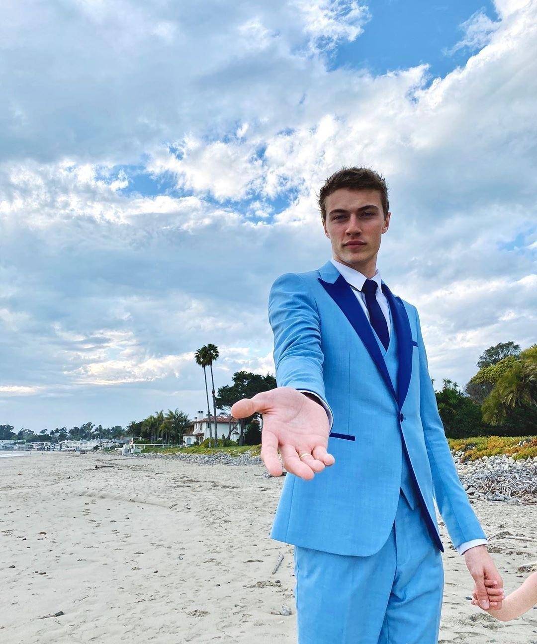 21岁天使男模lucky blue smith二度当爸!两个孩子两个妈