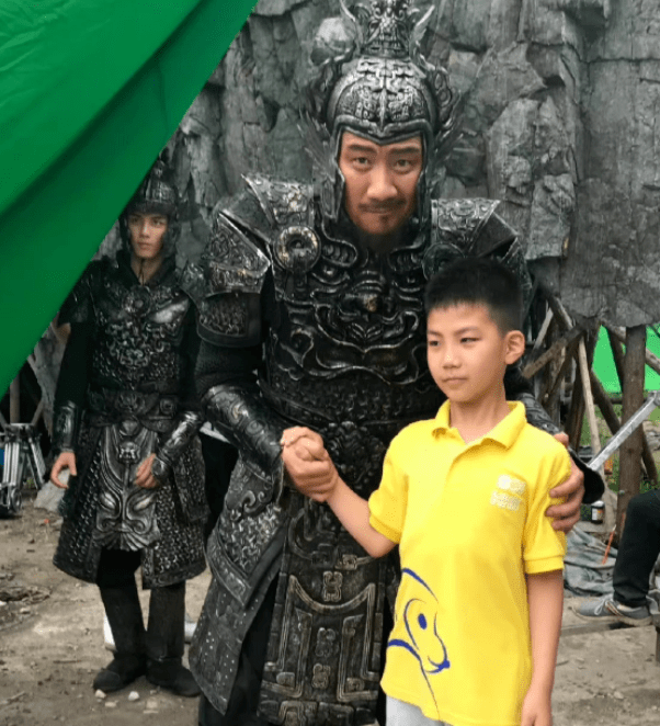 10位内地星二代大变样,甜馨越来越像妈,康康身高超1米8_王诗龄_照片