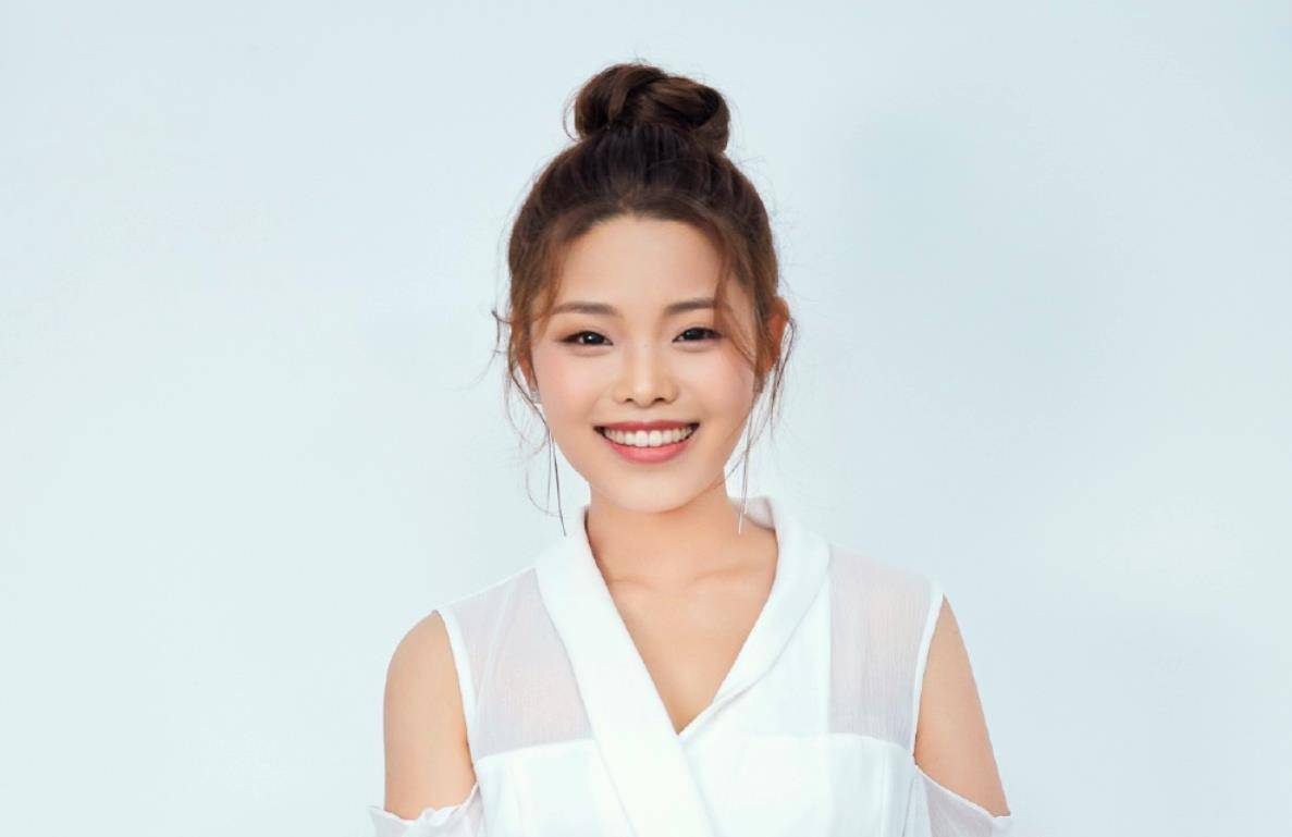 英子再重逢,一个有型一个女大十八变,简直是丑小鸭的逆袭_王莎莎