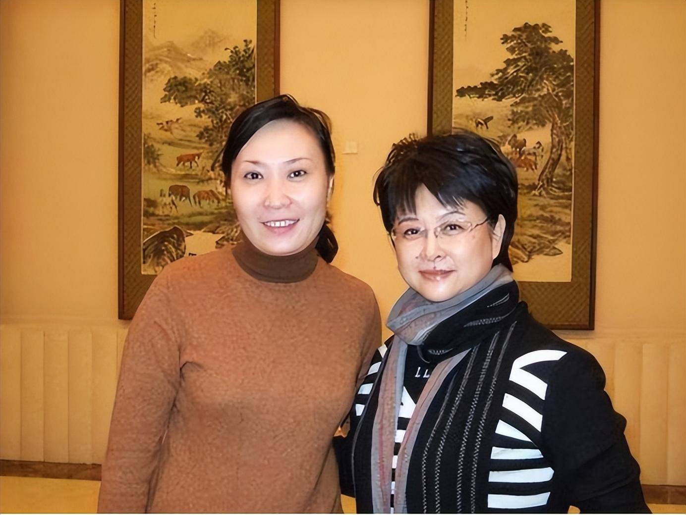 主播肖晓琳:55岁退休后仅5个月后离世,临终前25字遗言让人泪目_父母