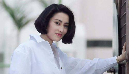 况且有很多漂亮的女星,都躲不过曾志伟的眼,奈何谁拿他也没有办法.