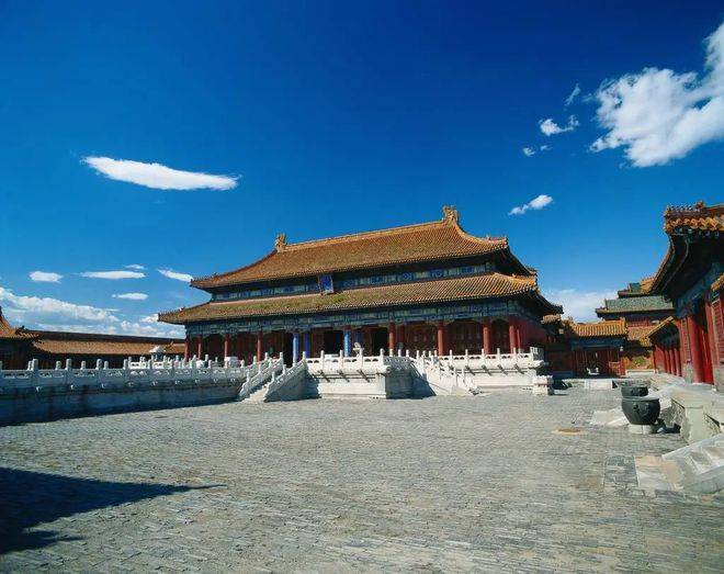 紫禁城究竟住过24个还是25个皇帝？1644年6月3日李自成在北京即位