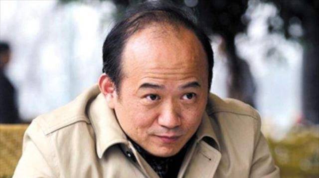 弟弟身价21亿坐拥湖北首富,亲哥找他借10万买铲车,却被一口回绝_世立