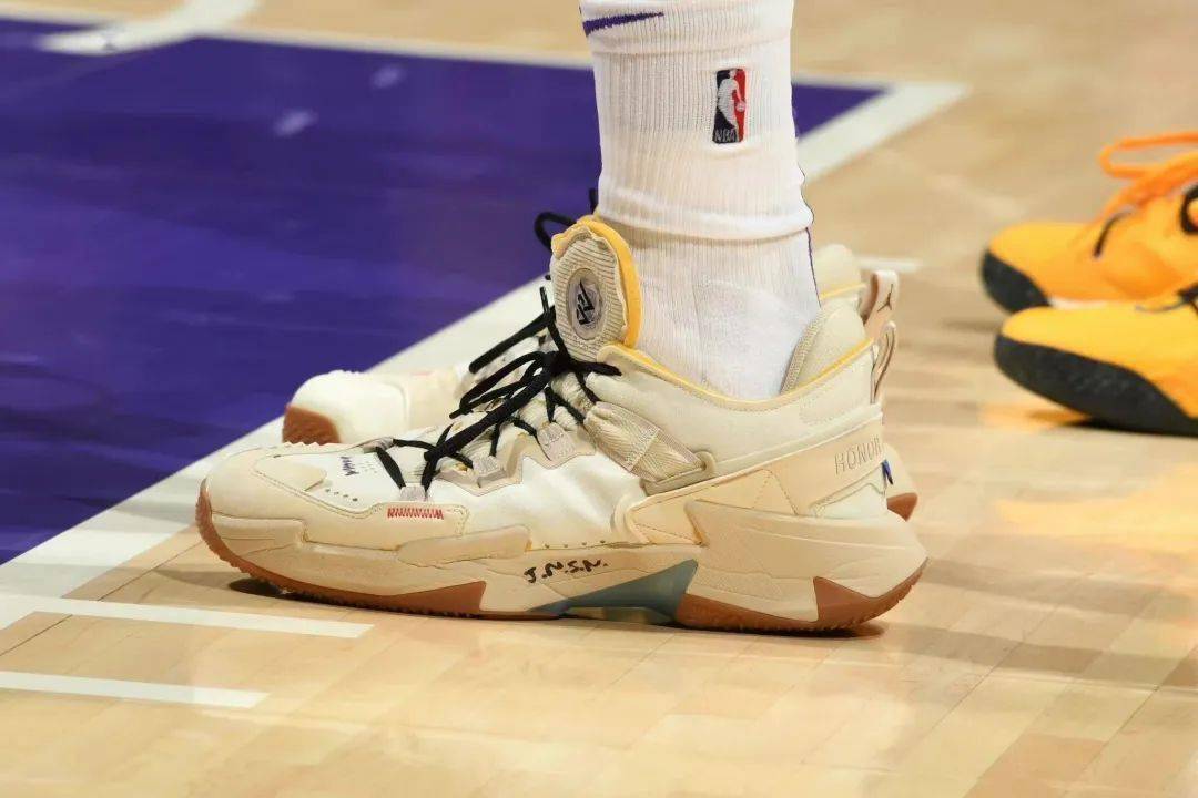 低至2开的威少五代,让我陷入了沉思._签名_球鞋_系列