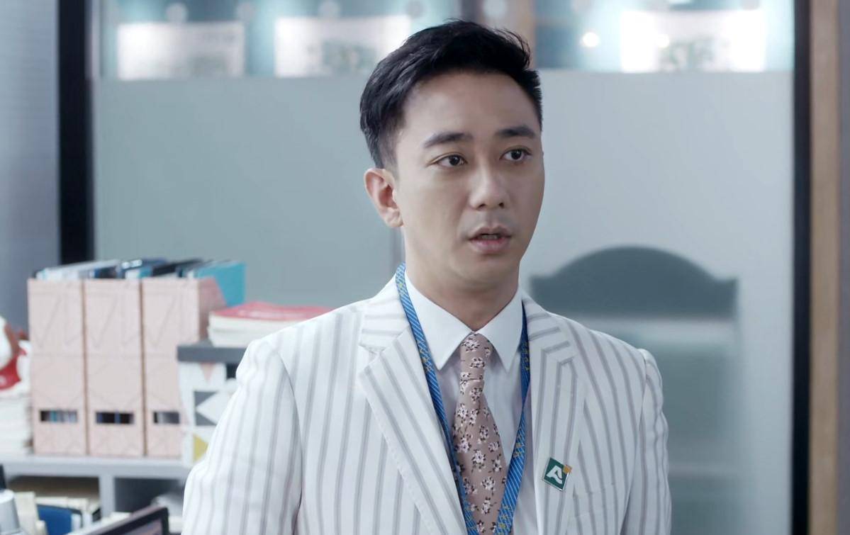 安家:女神王子健订婚,朱闪闪贴耳一语,王子健怒扇女神"滚蛋"_瞬间