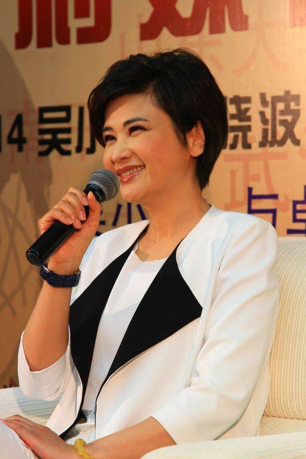 22年前吴小莉和亲哥浙江相认,对方一贫如洗,她有没有帮助哥哥_吴振华