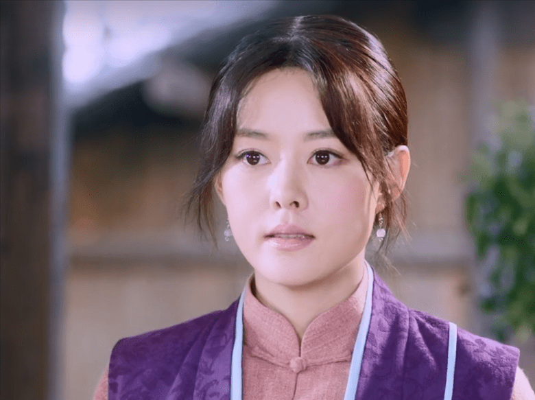 抗战剧里的"奇葩",整容脸,硅胶胸,大浓妆,别再侮辱军人了_观众_刘一