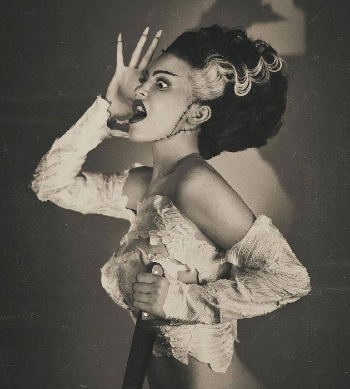 2022年最吸睛「欧美明星万圣节装扮」盘点_搜狐网, image size:1120x1246