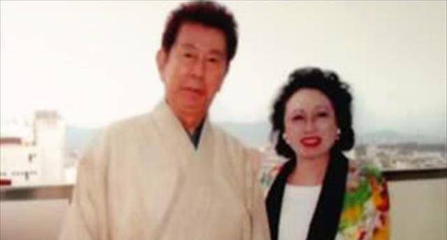 他陪同老婆40年，83岁垂死之际另娶初恋，婉言：我不断想如许做