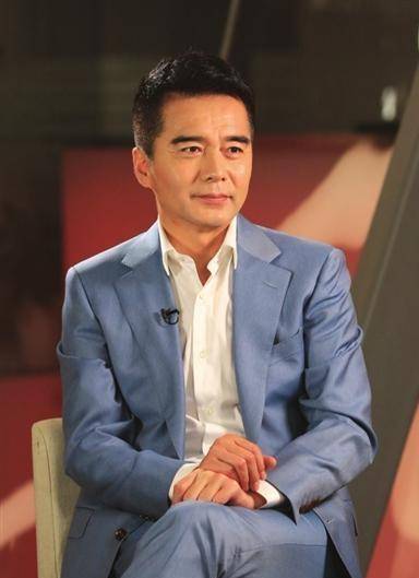 许亚军,三段灿烂婚史,最后拿下小12岁美娇娘他凭什么_黄建萍_何晴