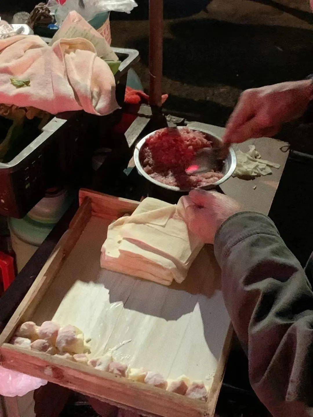 图片|《寻味贵阳》 ©不论是洋芋粑粑丝娃娃糯米饭还是豆腐果