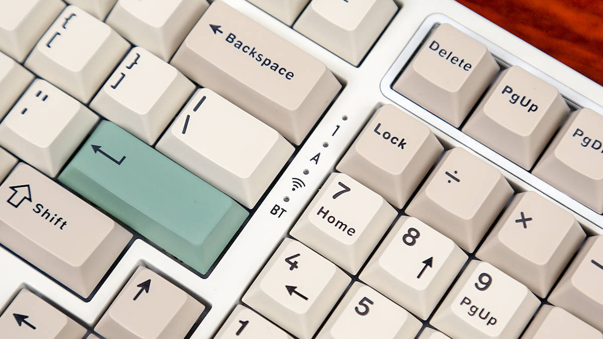 黑爵AK966无线三模游戏机械键盘评测：配置拉满，一步到位