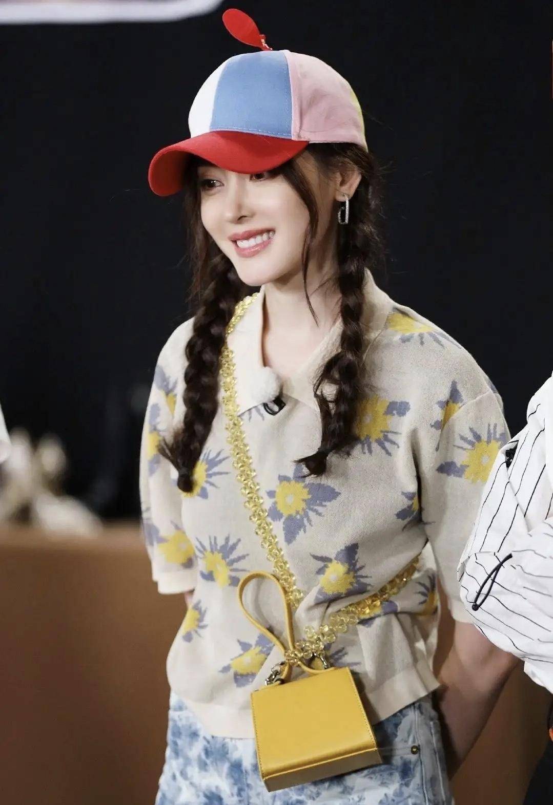 张天爱上《跑男》,荧光绿西装外套,印花上衣,可霸气可俏皮_黑色_身材