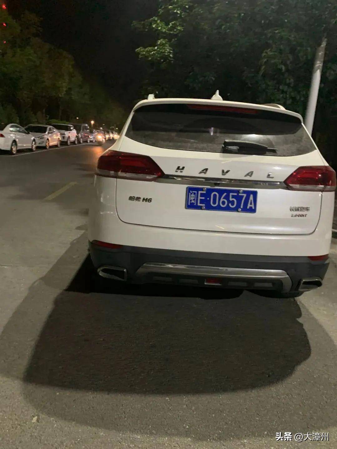 违停照片车牌闽dak570车主薛*彬违停照片车牌闽e7307l车主林*香违