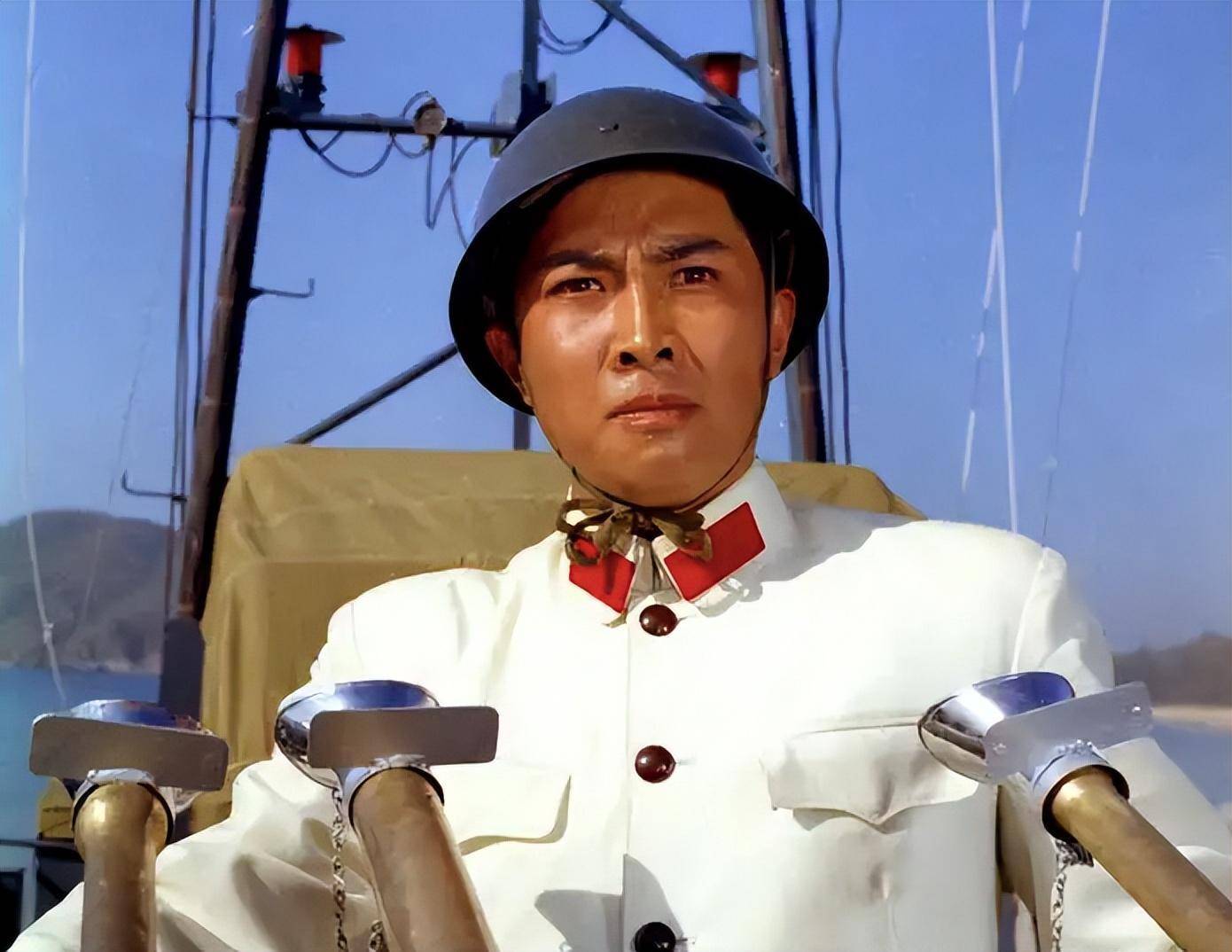 "唐国强女儿"唐亮:生母在除夕夜自杀,她却选择原谅父亲和继母