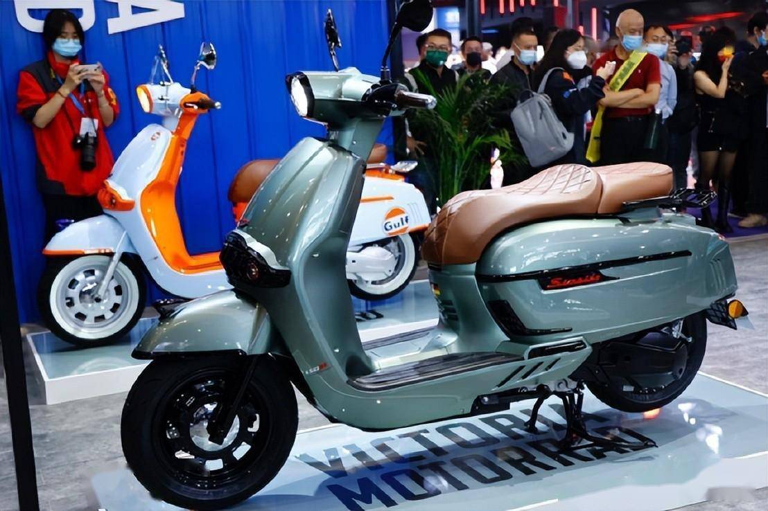 人文复古踏板维多利亚sixties 150si售14980元起_搜狐汽车_搜狐网