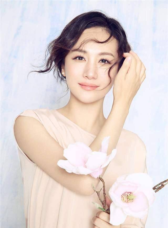 王婉娟八:寇丹——苑子艺苑子艺饰演四十八寨长老,鸣风楼掌门寇丹