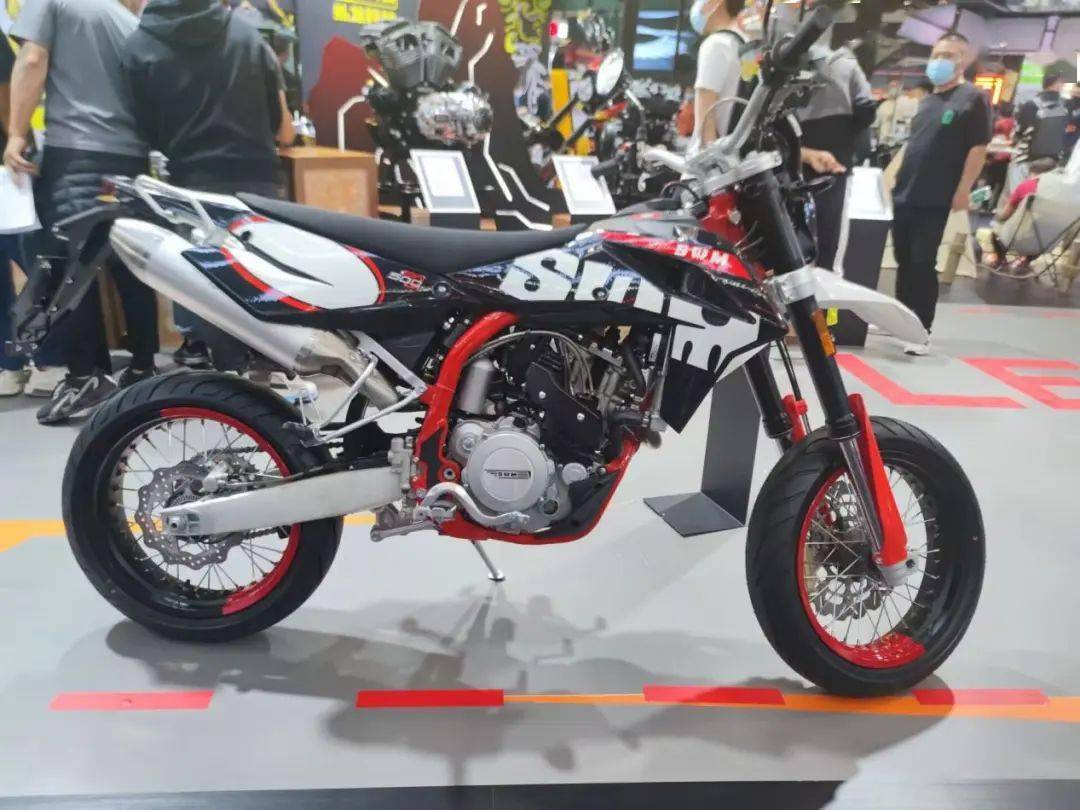 直击摩博会 | 鑫源500级双缸挎子,公升级v缸巡航等新车亮相