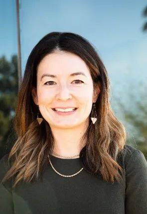 leah johnson博士库博光学眼科诊疗专业事务主管刘悦 博士加州大学