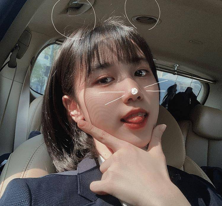 最后来一张美照压轴啦~在大家心中都还是童星印象的李蕊,现在已是亭亭