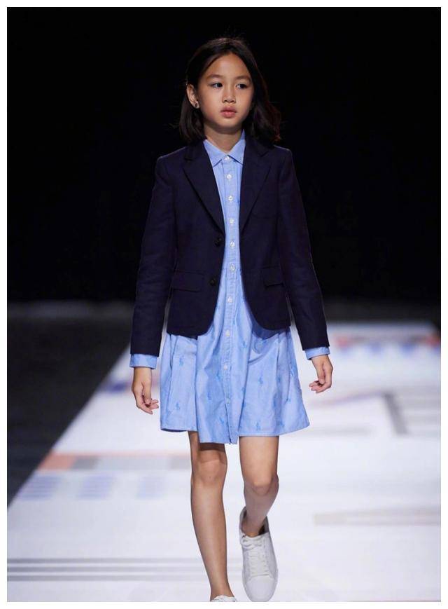 钟丽缇小女儿走秀,虽没妈妈长得美,但从容淡定气场不输妈!