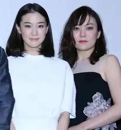 撞脸赵今麦 同为童星出身 合作过周杰伦的铃木杏如今长残变大妈_电影