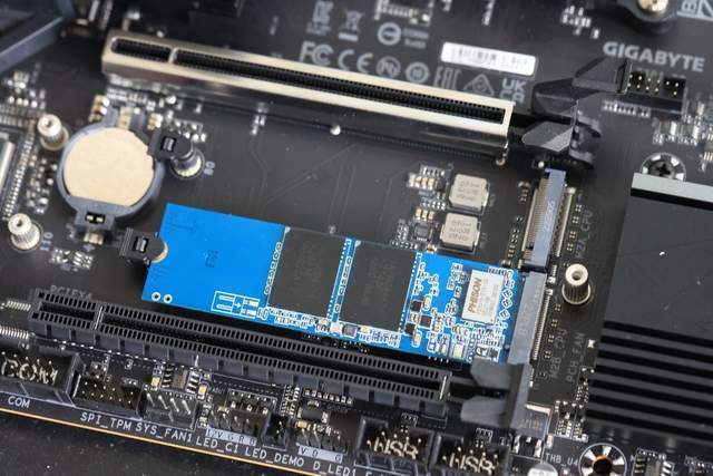 Zen 4新平台性价比中端主板,技嘉小雕B650M AORUS ELITE AX评测体验