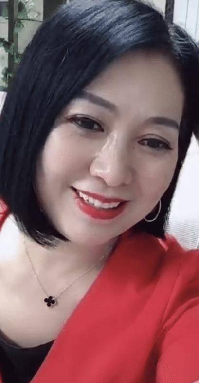 "赵四"老婆开出镜变大美女,化妆打扮后年轻不止十岁_乡村_生活_剧中