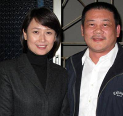 57岁左翎被前夫嘲讽分手,带女儿嫁地产富商, 结婚22年幸福至今_时候