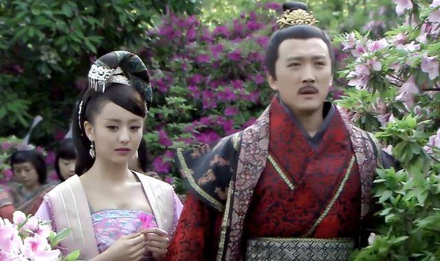 赵飞燕有种特殊的体态缺陷,汉成帝却非常喜欢,不惜为此荒废朝政_皇帝