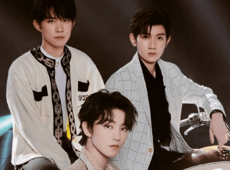 王俊凯粉丝买星星,15岁师弟粉丝买爵位,时代峻峰艺人应援真硬_刘耀文