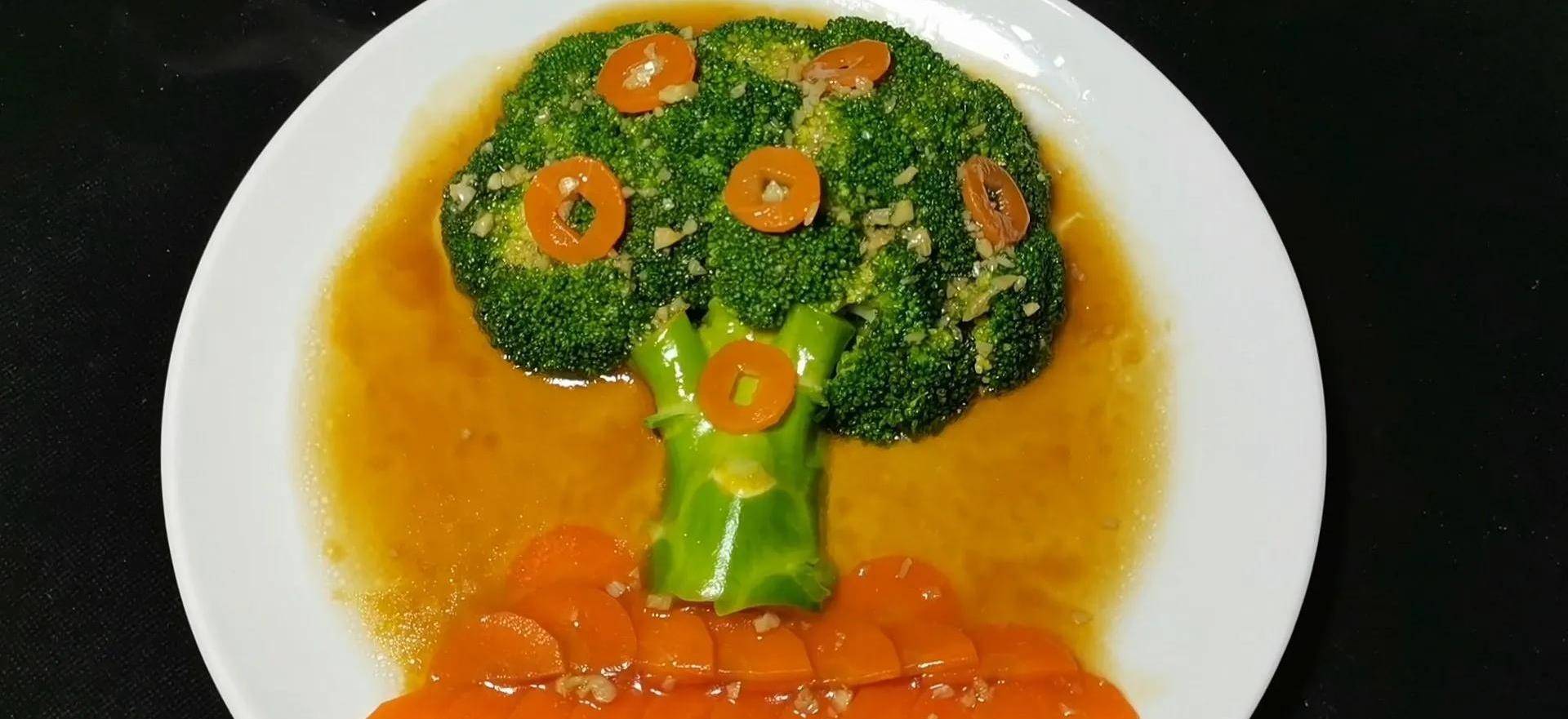 西兰花做一道"富贵发财树,寓意招财进宝,福多财也多_胡萝卜_造型