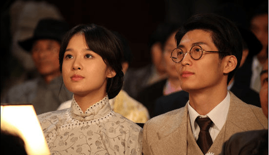 《民国日报》头版广告栏里,公开发表三则启事,原文如下:杨之华沈剑龙