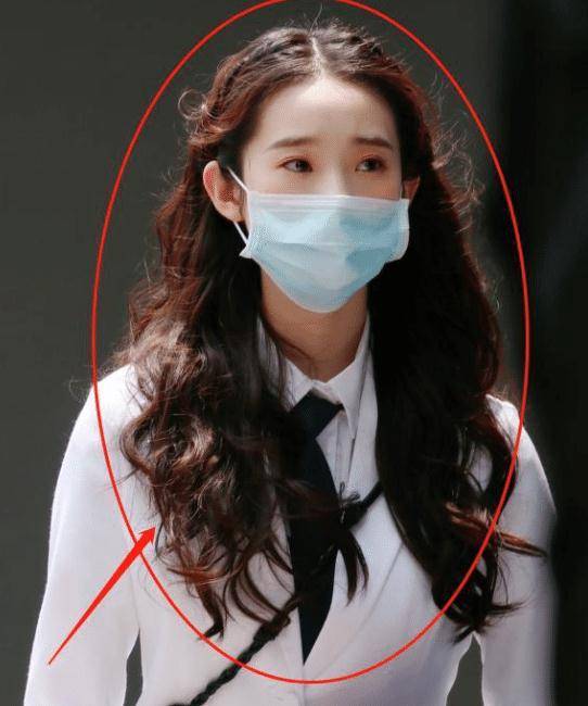 张艺凡“哪吒头”发型火了！镜头拉近的那一刻，发际线过火实在了！