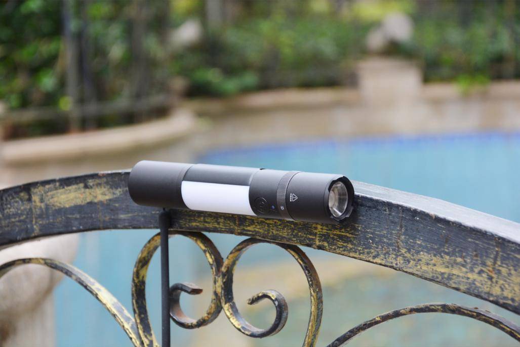 小米米家多功能手电筒测评:带破窗器,能割安全带,守护出行安全