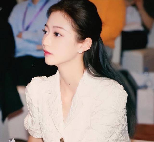 复旦校花冯琳也准备考编制?