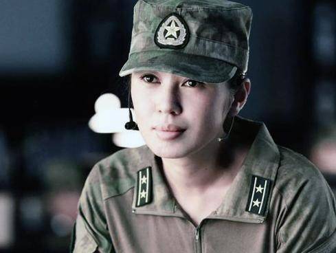 余男:把黄渤吻的害羞,与导演在一起12年被弃,今44岁仍是单身一人