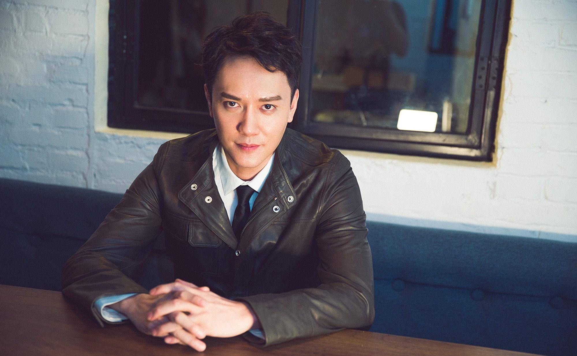 冯绍峰近照太雷人,身材暴瘦手臂细如竹竿,男星为瘦也很拼呀_网友_照片