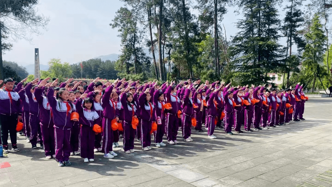 武侯墓博物馆已先后走进了勉县九冶小学,诸葛小学,定军山镇中心小学