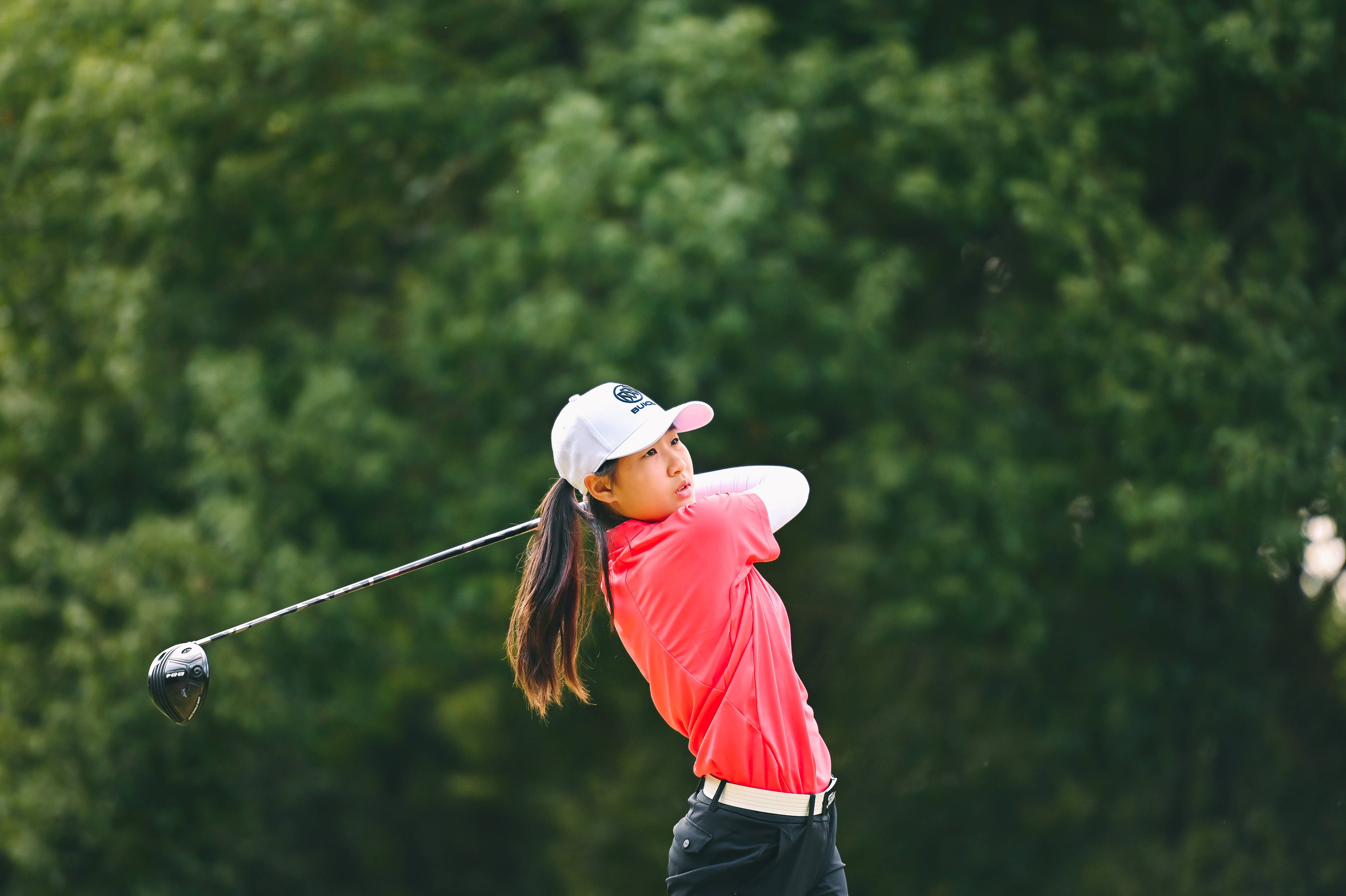 别克青少年高尔夫大师赛次轮火热上演 昌熙桓67杆全场最低 刘宇婕红字